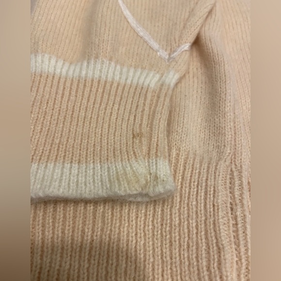 Vintage 1980’s Knit De Ville Sweater w/ Shoulder Pads Embroidered W/Faux Pearls - Picture 9 of 9